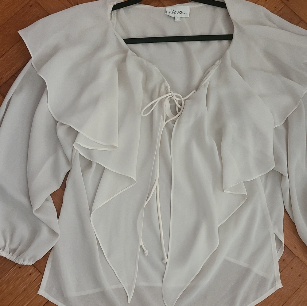 Exquisite Blouse Size Small hp๐ฅ๐ฅ๐ฅ๐ฅ - Picture 3 of 16